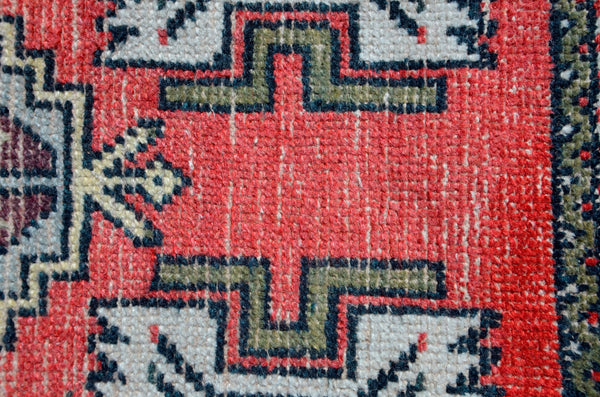 Vintage Handmade Turkish small area rug doormat for home decor, bathroom rug, area oushak rug bathroom mat kitchen kilim rug, rug 3.6x1.7, 665654