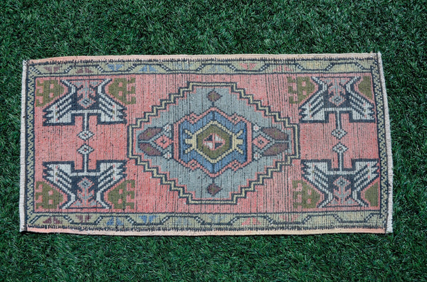 Vintage Handmade Turkish small area rug doormat for home decor, bathroom rug, area oushak rug bathroom mat kitchen kilim rug, rug 3.3x1.7, 665666