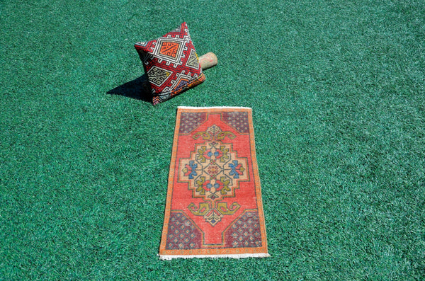 Turkish Handmade Vintage small area rug doormat for home decor, bathroom rug, area oushak rug bathroom mat kitchen kilim rug, rug 3.4X1.5, 665672