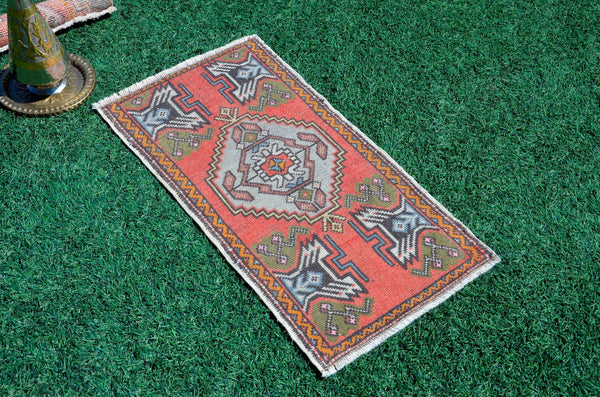 Turkish Handmade Vintage small area rug doormat for home decor, bathroom rug, area oushak rug bathroom mat kitchen kilim rug, rug 3.4X1.5, 665677