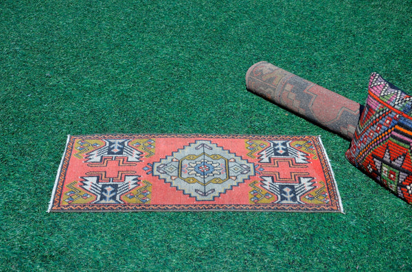 Vintage Handmade Turkish small area rug doormat for home decor, bathroom rug, area oushak rug bathroom mat kitchen kilim rug, rug 3.5x1.8, 665681