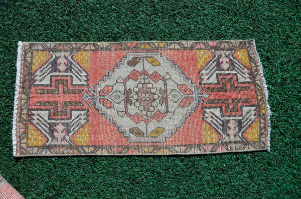 Unique Turkish Vintage small area rug doormat for home decor, bathroom rug, area oushak rug bathroom mat kitchen rug kilim rug, rug 3.7x1.8, 665685