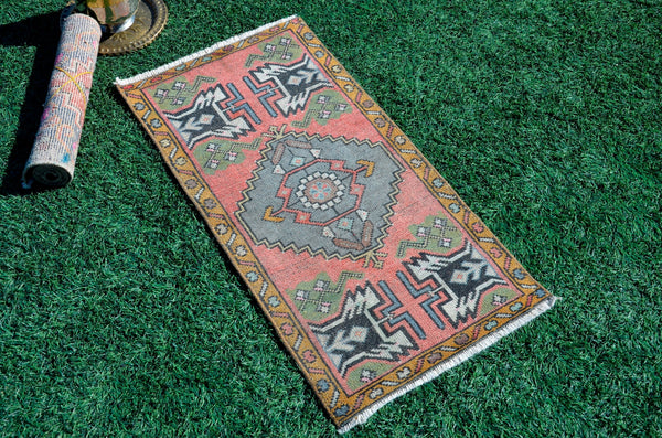 Turkish Handmade Vintage small area rug doormat for home decor, bathroom rug, area oushak rug bathroom mat kitchen kilim rug, rug 3.3X1.7, 665687