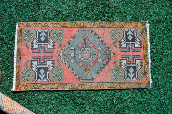 Turkish Handmade Vintage small area rug doormat for home decor, bathroom rug, area oushak rug bathroom mat kitchen kilim rug, rug 3.3X1.7, 665687
