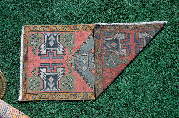 Turkish Handmade Vintage small area rug doormat for home decor, bathroom rug, area oushak rug bathroom mat kitchen kilim rug, rug 3.3X1.7, 665687
