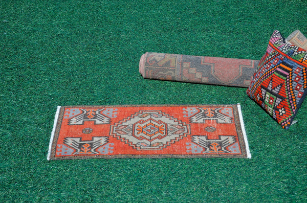 Handmade Turkish Vintage small area rug doormat for home decor, bathroom rug, area oushak rug bathroom mat kitchen kilim rug, rug 2.10x1.7, 665688