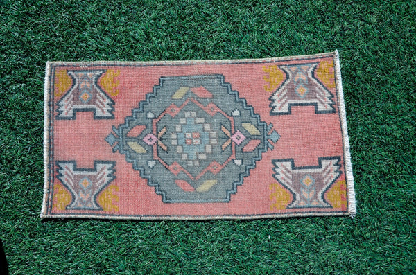 Unique Turkish Vintage small area rug doormat for home decor, bathroom rug, area oushak rug bathroom mat kitchen rug kilim rug, rug 2.8x1.5, 665700