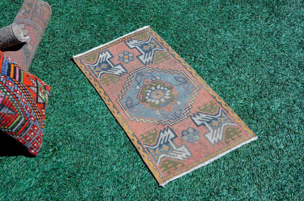Vintage Handmade Turkish small area rug doormat for home decor, bathroom rug, area oushak rug bathroom mat kitchen kilim rug, rug 2.10x1.7, 665721