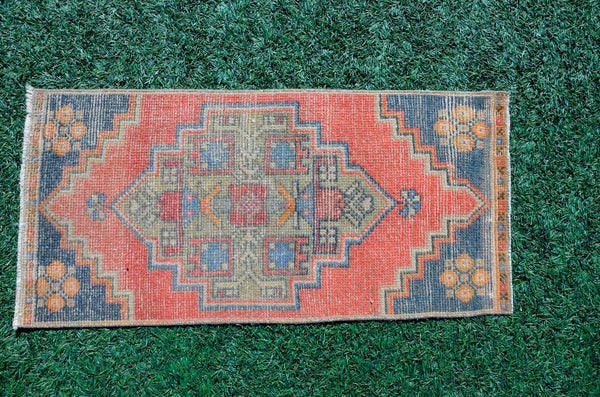Handmade Turkish Vintage small area rug doormat for home decor, bathroom rug, area oushak rug bathroom mat kitchen kilim rug, rug 3.4x1.7, 665726