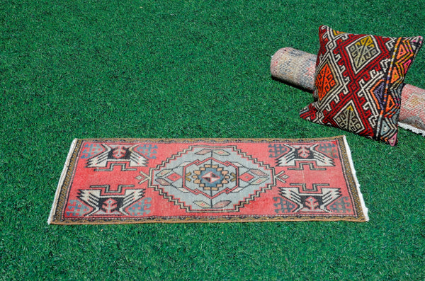 Turkish Handmade Vintage small area rug doormat for home decor, bathroom rug, area oushak rug bathroom mat kitchen kilim rug, rug 3.3X1.7, 665727
