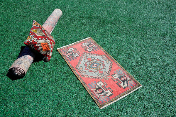 Turkish Handmade Vintage small area rug doormat for home decor, bathroom rug, area oushak rug bathroom mat kitchen kilim rug, rug 3.3X1.7, 665727