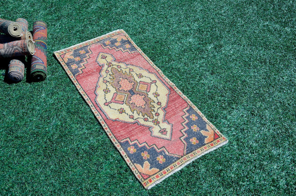 Natural Turkish Vintage small area rug doormat for home decor, bathroom rug, area oushak rug bathroom mat kitchen kilim rug, rug 3.6X1.7, 665729