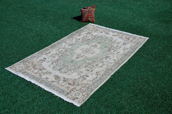 Handmade Turkish large Vintage rug for home decor, oversize rug, area rug oushak rug boho rug bedroom rug kitchen rug  kilim rug, rugs 5x8, 666074