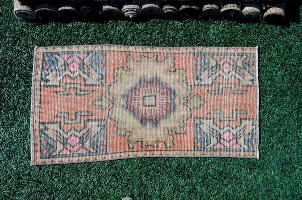 Vintage Handmade Turkish small area rug doormat for home decor, bathroom rug, area oushak rug bathroom mat kitchen kilim rug, rug 2.11X1.5, 665544