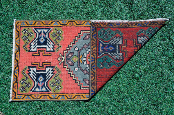 Turkish Handmade Vintage small area rug doormat for home decor, bathroom rug, area oushak rug bathroom mat kitchen kilim rug, rug 3.3X1.8, 665712
