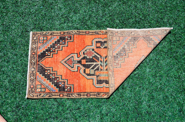 Vintage Handmade Turkish small area rug doormat for home decor, bathroom rug, area rug bathroom mat kitchen rug  kilim rug, rug 2.9X1.3, 665753