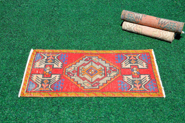 Natural Turkish Vintage small area rug doormat for home decor, bathroom rug, area oushak rug bathroom mat kitchen rug kilim rug, rug 3X1.5, 665757