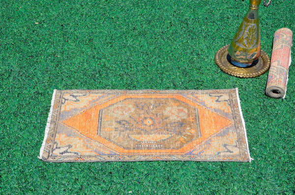 Vintage Handmade Turkish small area rug doormat for home decor, bathroom rug, area rug bathroom mat kitchen rug  kilim rug, rug 2.7X1.4, 665758