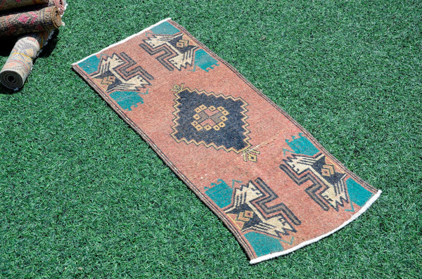 Unique Turkish Vintage small area rug doormat for home decor, bathroom rug, area oushak rug bathroom mat kitchen rug  kilim rug, rug 3.4x1.4, 665767