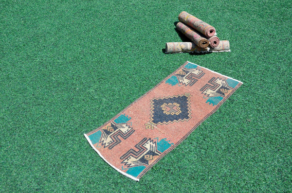 Unique Turkish Vintage small area rug doormat for home decor, bathroom rug, area oushak rug bathroom mat kitchen rug  kilim rug, rug 3.4x1.4, 665767