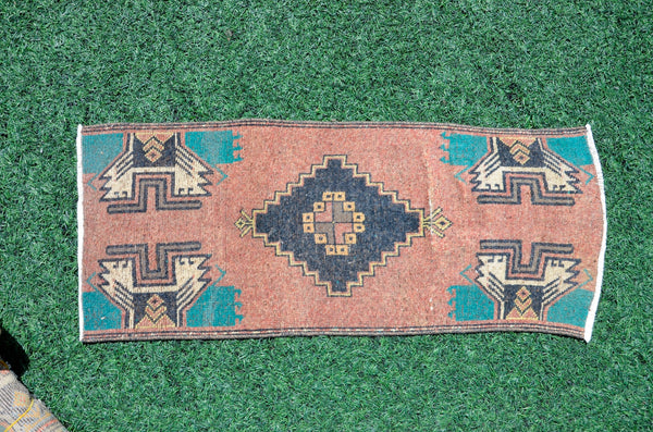 Unique Turkish Vintage small area rug doormat for home decor, bathroom rug, area oushak rug bathroom mat kitchen rug  kilim rug, rug 3.4x1.4, 665767