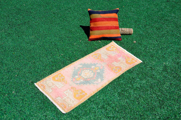 Natural Turkish Vintage small area rug doormat for home decor, bathroom rug, area oushak rug bathroom mat kitchen rug kilim rug, rug 3X1.5, 665769