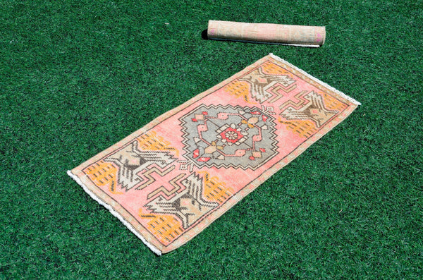 Natural Turkish Vintage small area rug doormat for home decor, bathroom rug, area oushak rug bathroom mat kitchen rug kilim rug, rug 3.2X1.5, 665784
