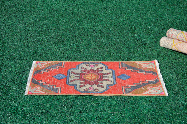 Vintage Handmade Turkish small area rug doormat for home decor, bathroom rug, area rug bathroom mat kitchen rug  kilim rug, rug 3X1.3, 665805