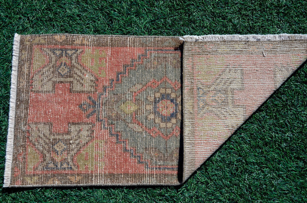 Natural Turkish Vintage small area rug doormat for home decor, bathroom rug, area oushak rug bathroom mat kitchen rug kilim rug, rug 3.1X1.5, 665808