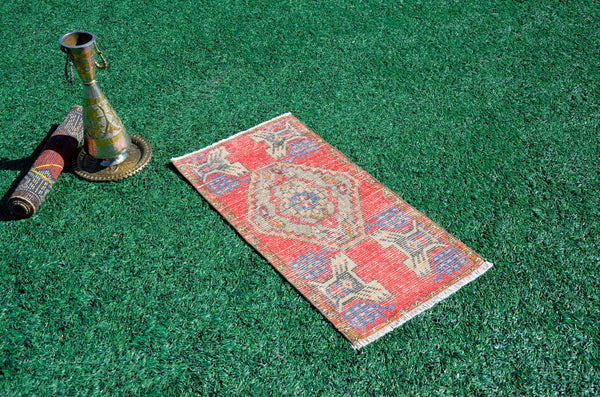 Unique Turkish Vintage small area rug doormat for home decor, bathroom rug, area oushak rug bathroom mat kitchen rug  kilim rug, rug 3.1x1.6, 665810