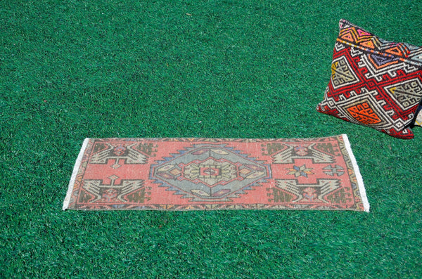 Vintage Handmade Turkish small area rug doormat for home decor, bathroom rug, area rug bathroom mat kitchen rug  kilim rug, rug 3.2X1.5, 665811
