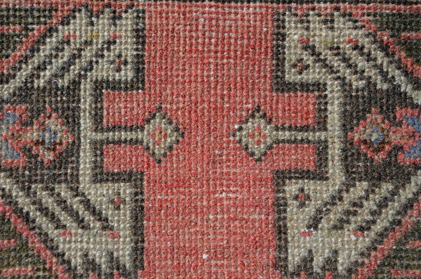 Vintage Handmade Turkish small area rug doormat for home decor, bathroom rug, area rug bathroom mat kitchen rug  kilim rug, rug 3.2X1.5, 665811