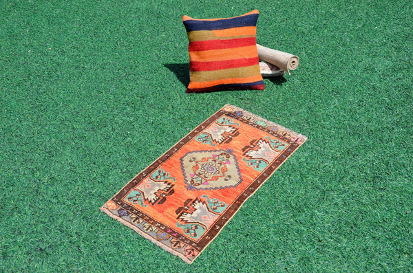 Handmade Turkish Vintage small area rug doormat for home decor, bathroom rug, area oushak rug bathroom mat kitchen kilim rug, rug 2.8x1.5, 665963