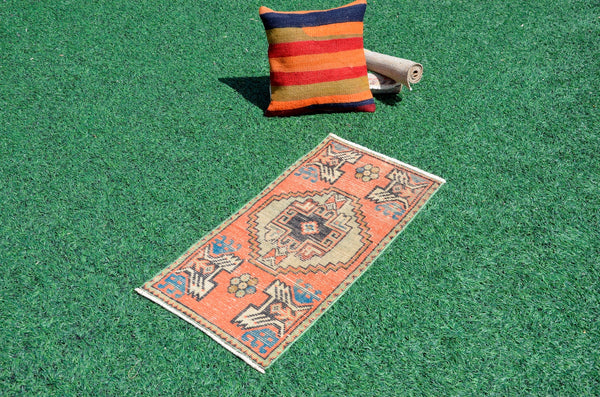Natural Turkish Vintage small area rug doormat for home decor, bathroom rug, area oushak rug bathroom mat kitchen rug kilim rug, rug 3X1.5, 665970