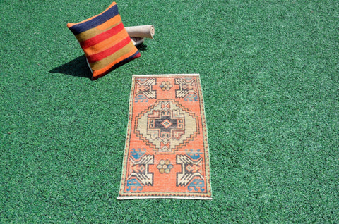 Natural Turkish Vintage small area rug doormat for home decor, bathroom rug, area oushak rug bathroom mat kitchen rug kilim rug, rug 3X1.5, 665970