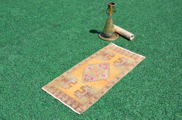 Handmade Turkish Vintage small area rug doormat for home decor, bathroom rug, area oushak rug bathroom mat kitchen kilim rug, rug 3.4x1.6, 665971