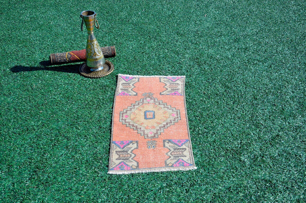 Handmade Turkish Vintage small area rug doormat for home decor, bathroom rug, area oushak rug bathroom mat kitchen kilim rug, rug 3x1.6, 665991