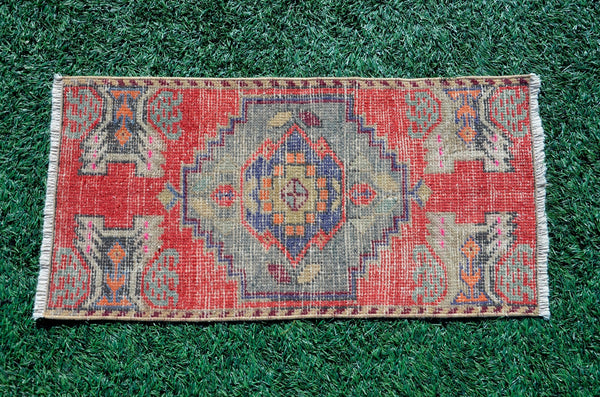 Natural Turkish Vintage small area rug doormat for home decor, bathroom rug, area oushak rug bathroom mat kitchen rug kilim rug, rug 3X1.6, 665992