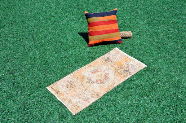 Handmade Turkish Vintage small area rug doormat for home decor, bathroom rug, area oushak rug bathroom mat kitchen kilim rug, rug 3x1.3, 666501