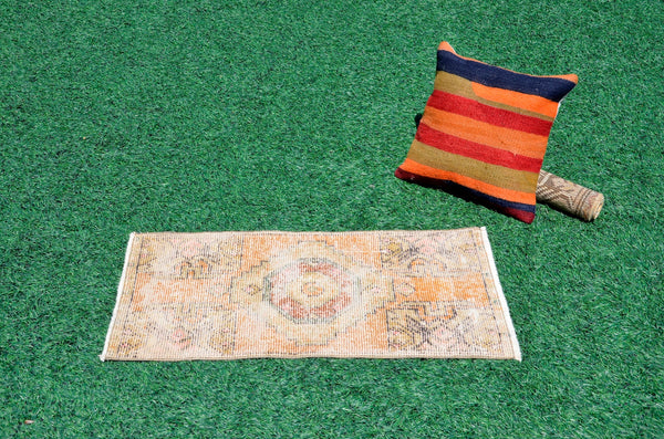Handmade Turkish Vintage small area rug doormat for home decor, bathroom rug, area oushak rug bathroom mat kitchen kilim rug, rug 3x1.3, 666501
