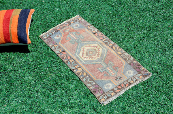 Handmade Turkish Vintage small area rug doormat for home decor, bathroom rug, area oushak rug bathroom mat kitchen kilim rug, rug 2.6x1.3, 666521