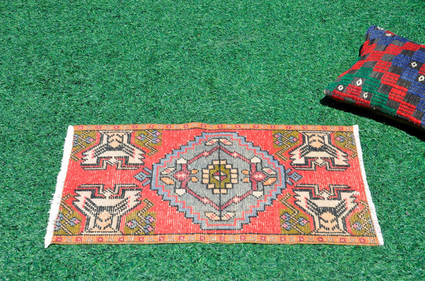Handmade Turkish Vintage small area rug doormat for home decor, bathroom rug, area oushak rug bathroom mat kitchen kilim rug, rug 2.9x1.5, 666523