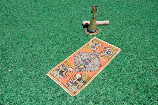 Handmade Turkish Vintage small area rug doormat for home decor, bathroom rug, area oushak rug bathroom mat kitchen kilim rug, rug 3.3x1.6, 666526