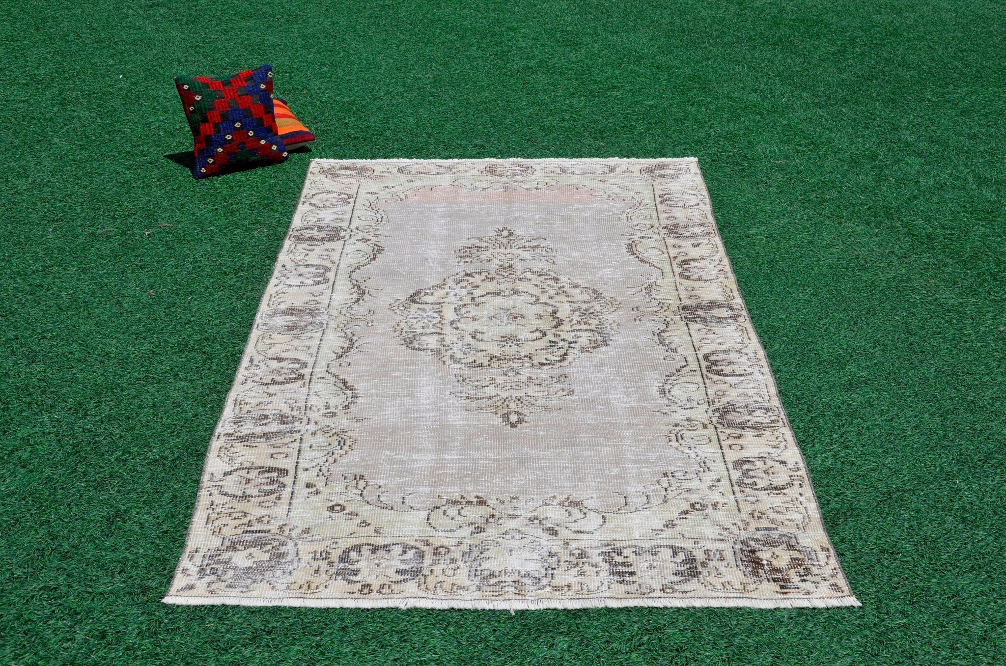 Unique Turkish large Vintage rug for home decor, oversize rug, area rug oushak rug boho rug bedroom kitchen rug  kilim rug, rugs 5x9, 666247