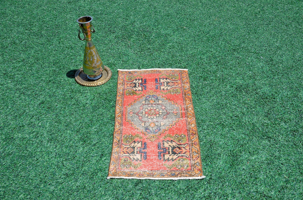 Handmade Turkish Vintage small area rug doormat for home decor, bathroom rug, area oushak rug bathroom mat kitchen kilim rug, rug 3.2x1.6, 665745
