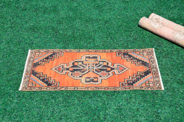 Vintage Handmade Turkish small area rug doormat for home decor, bathroom rug, area rug bathroom mat kitchen rug  kilim rug, rug 2.9X1.3, 665753