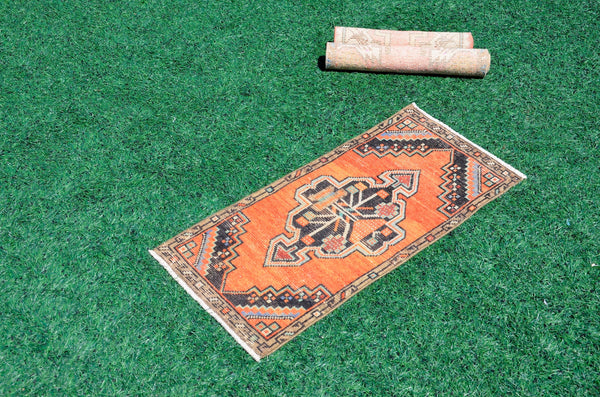 Vintage Handmade Turkish small area rug doormat for home decor, bathroom rug, area rug bathroom mat kitchen rug  kilim rug, rug 2.9X1.3, 665753