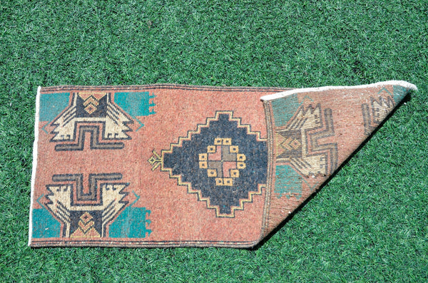 Unique Turkish Vintage small area rug doormat for home decor, bathroom rug, area oushak rug bathroom mat kitchen rug  kilim rug, rug 3.4x1.4, 665767