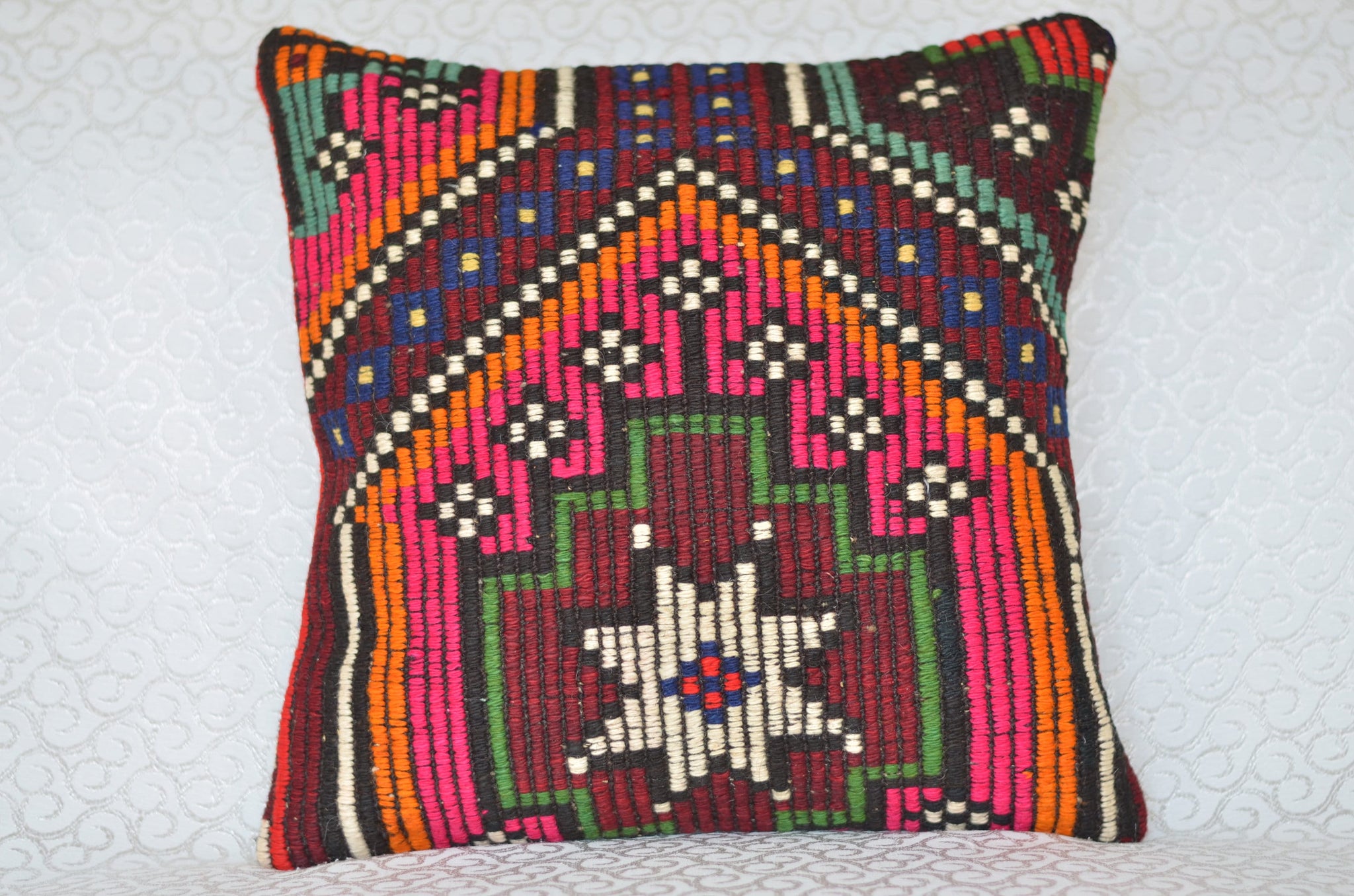 16 x 16 Handmade Decorative Vintage Pillow, %100 Wool, 664839