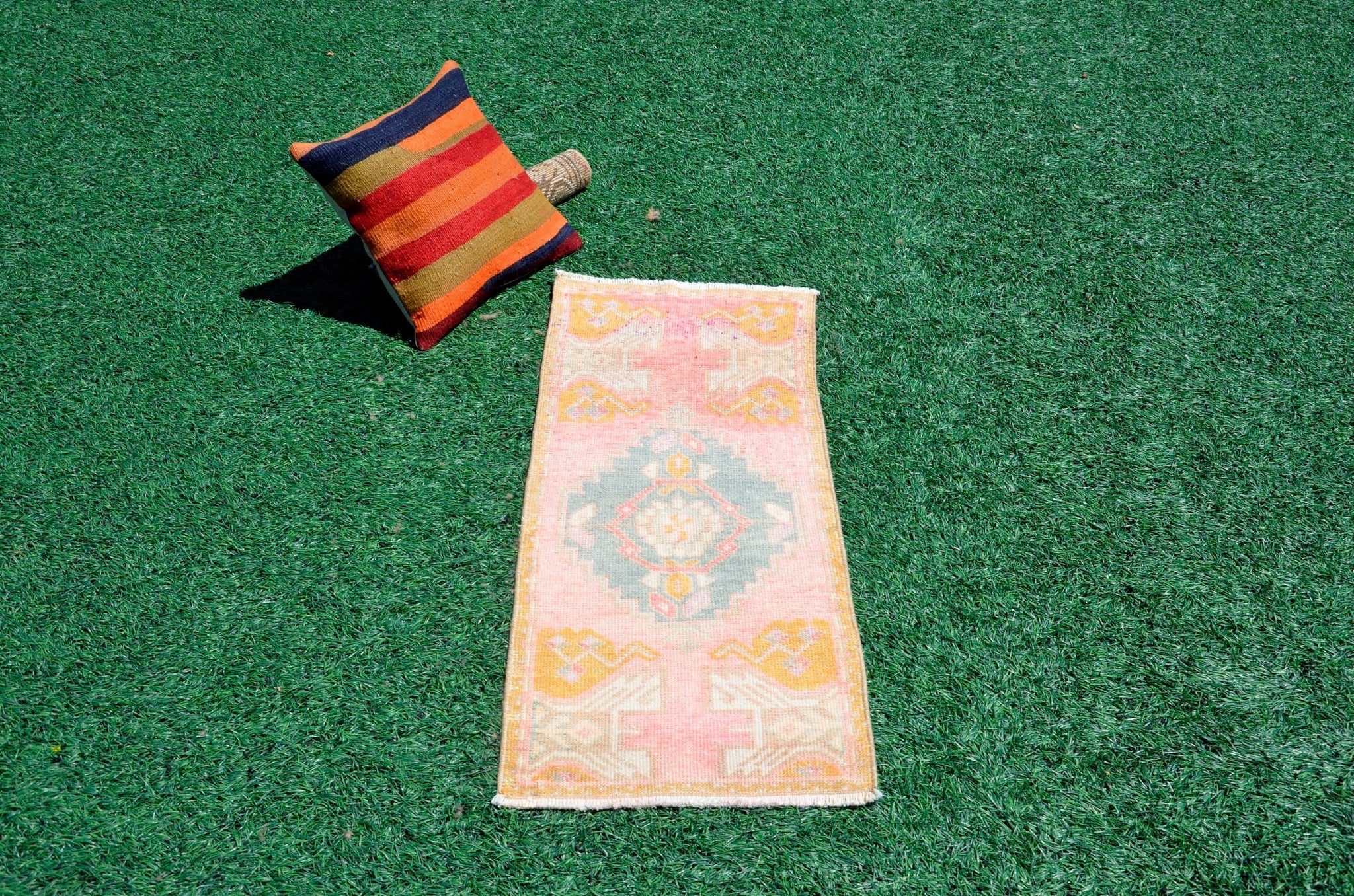 Natural Turkish Vintage small area rug doormat for home decor, bathroom rug, area oushak rug bathroom mat kitchen rug kilim rug, rug 3X1.5, 665769